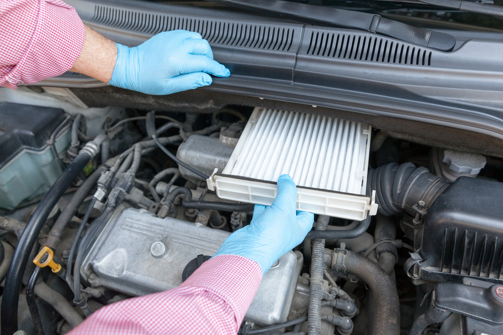 Günstig Luftfilter im Auto wechseln & reinigen