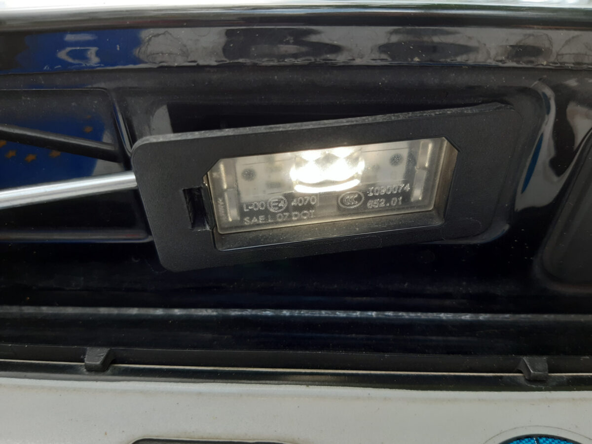 Kennzeichen Beleuchtung auf LED wechseln BMW E90 